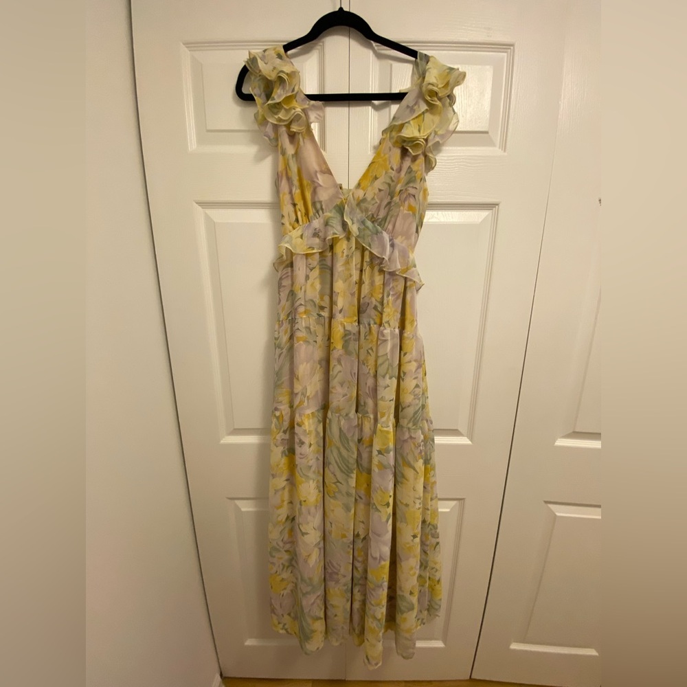 Beautiful yellow floral maxi dress with open back